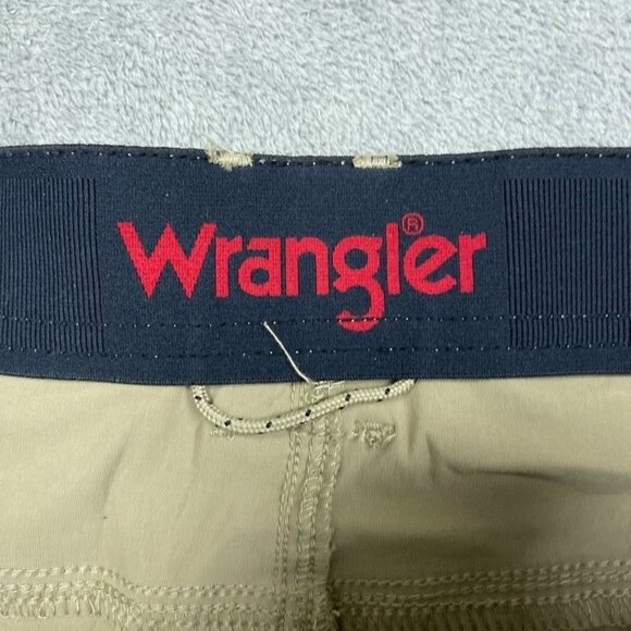 Wrangler Men’s Cargo Pants 36X32 Nylon Tan Lightweight Hiking Durable a1027 - Picture 2 of 6